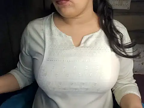 Trezza online show from November 2025 11:30:02 PM