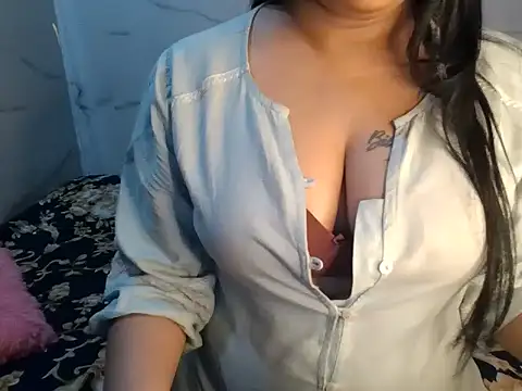 Trezza online show from March 2026 08:01:02 PM