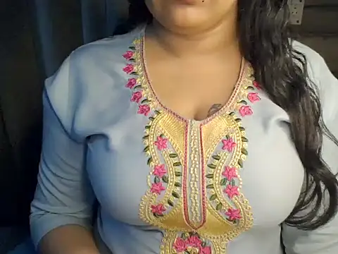 Trezza online show from November 2025 08:47:02 PM