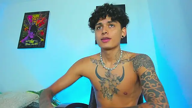 Snapshot of Maxi_Gray chatting on February 2025 09:45:02 AM Maxi Gray online show from February 2025 09:45:02 AM