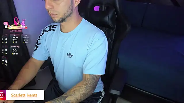 ScarlettAndClark online show from April 2026 04:47:01 AM