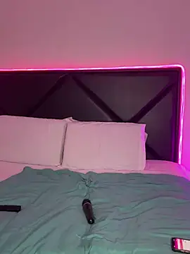 ScarlettAndClark online show from March 2026 04:06:02 AM