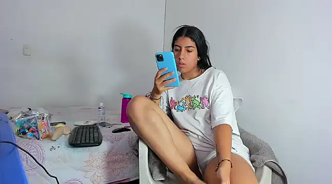 skinnyanai2 online show from February 2025 07:06:02 PM