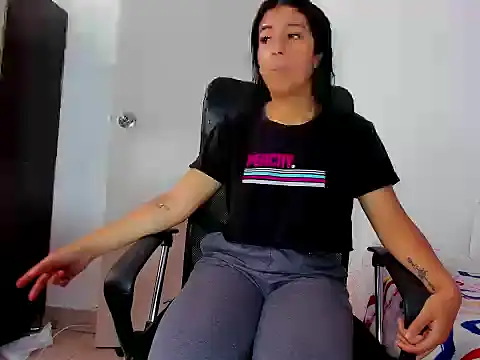 skinnyanai2 online show from December 2025 03:14:02 PM