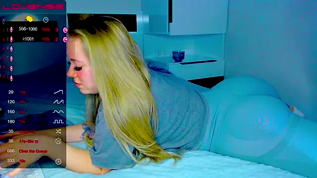 kitti kaattt online show from November 2025 10:15:01 AM