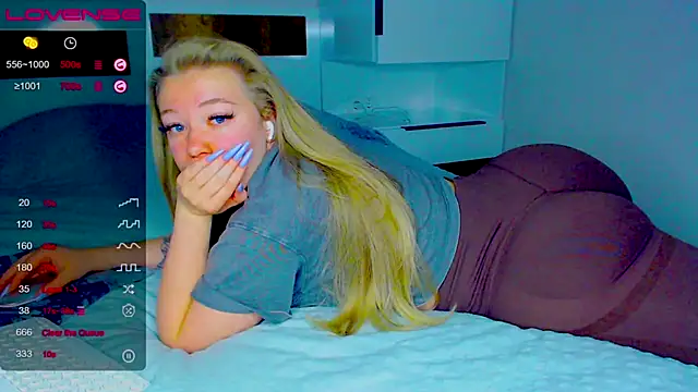 kitti kaattt online show from December 2025 04:25:01 AM