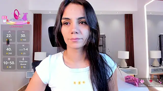 Snapshot of martina_mancini chatting on October 2025 12:41:01 PM martina mancini online show from October 2025 12:41:01 PM