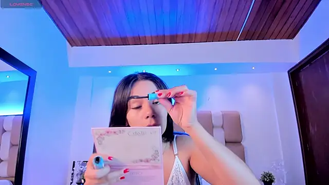 Snapshot of martina_mancini chatting on March 2025 01:57:02 PM martina mancini online show from March 2025 01:57:02 PM