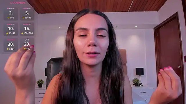Snapshot of martina_mancini chatting on June 2026 01:10:01 PM martina mancini online show from June 2026 01:10:01 PM