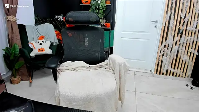 Snapshot of fireflowers_ chatting on November 2025 10:02:01 PM fireflowers online show from November 2025 10:02:01 PM