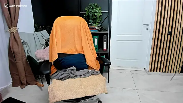 Snapshot of fireflowers_ chatting on January 2026 09:40:01 PM fireflowers online show from January 2026 09:40:01 PM