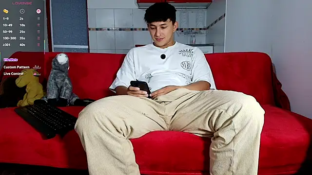 Snapshot of jacques_cardiet chatting on January 2026 03:05:01 PM jacques cardiet online show from January 2026 03:05:01 PM