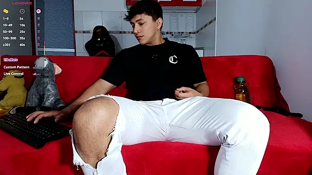 Snapshot of jacques_cardiet chatting on January 2026 02:20:02 PM jacques cardiet online show from January 2026 02:20:02 PM