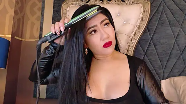 Janna Rousse  online show from June 2026 01:00:02 PM