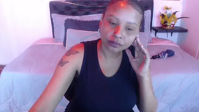 Snapshot of Dominik_girl chatting on September 2025 07:46:02 PM Dominik girl online show from September 2025 07:46:02 PM