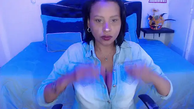 Snapshot of Dominik_girl chatting on September 2025 08:52:01 PM Dominik girl online show from September 2025 08:52:01 PM