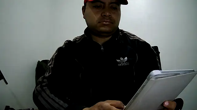 Snapshot of Potro23hotzen chatting on January 2025 06:56:01 PM Potro23hotzen online show from January 2025 06:56:01 PM