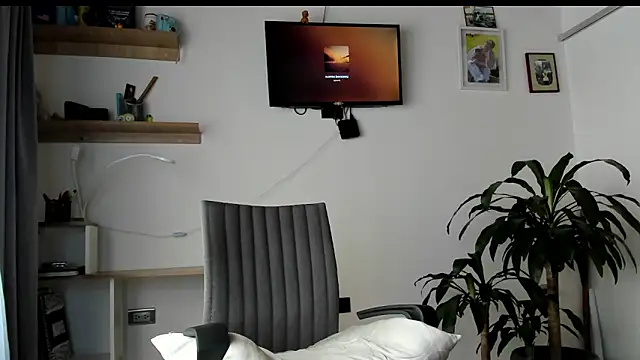 manucute 23  online show from February 2026 03:31:02 PM