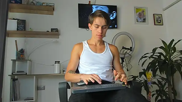 manucute 23  online show from January 2026 03:48:02 PM