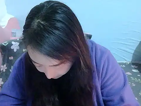 Snapshot of Xylona666 chatting on December 2025 05:03:02 PM Xylona666 online show from December 2025 05:03:02 PM