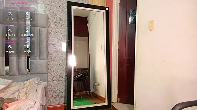 Snapshot of MiissBNasty chatting on October 2025 12:19:01 PM MiissBNasty online show from October 2025 12:19:01 PM