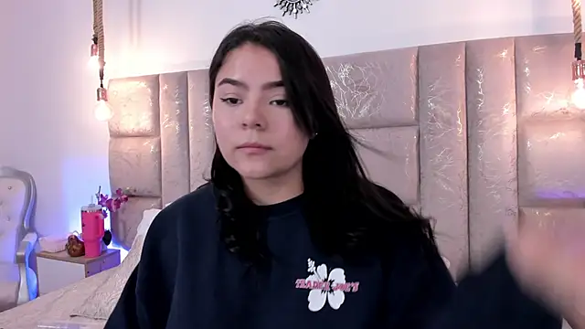 Oriana Guzman online show from July 2026 03:23:01 AM
