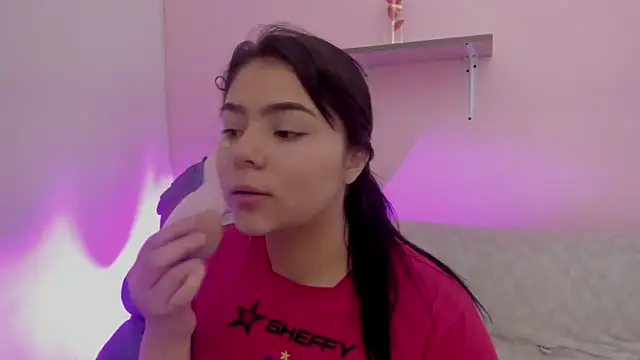 Oriana Guzman online show from April 2026 04:30:02 AM