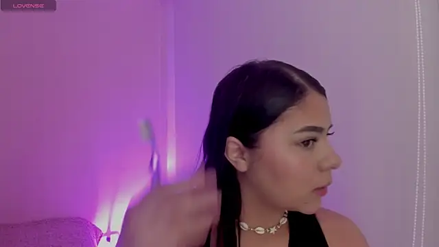 Oriana Guzman online show from April 2026 02:41:01 AM