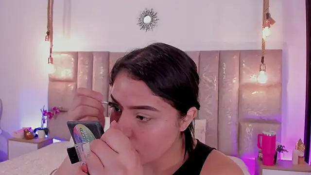 Oriana Guzman online show from July 2026 12:32:01 AM