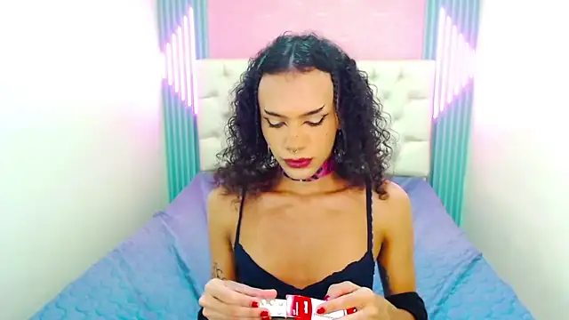 Snapshot of Foxy_Ella_ chatting on October 2025 03:33:02 PM Foxy Ella online show from October 2025 03:33:02 PM