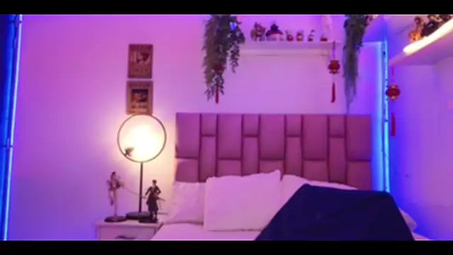 albaismynameX online show from November 2025 12:17:02 PM