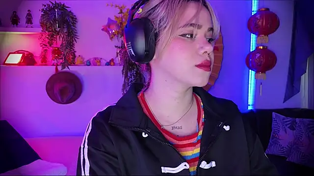 albaismynameX online show from March 2026 12:11:01 PM