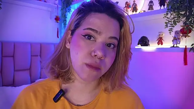 albaismynameX online show from December 2025 12:18:01 PM