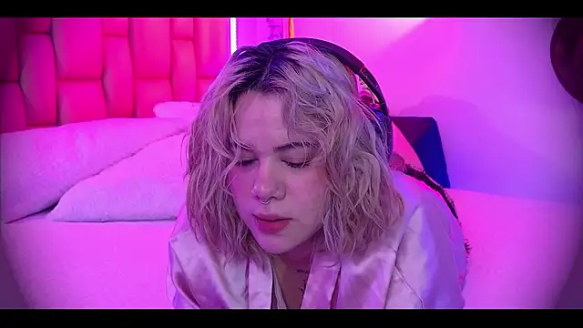 albaismynameX online show from March 2026 12:13:01 PM