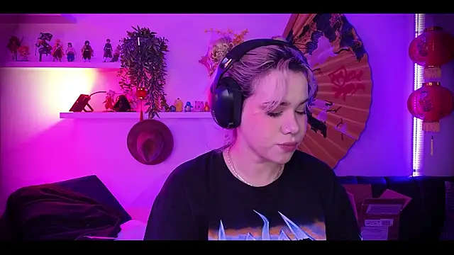 albaismynameX online show from March 2026 12:13:02 PM