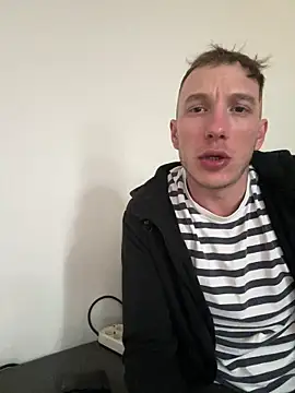 Zsombo21cm online show from April 2026 06:49:02 AM