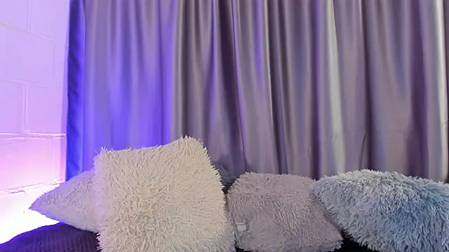 kleo helenos online show from April 2026 07:50:01 PM