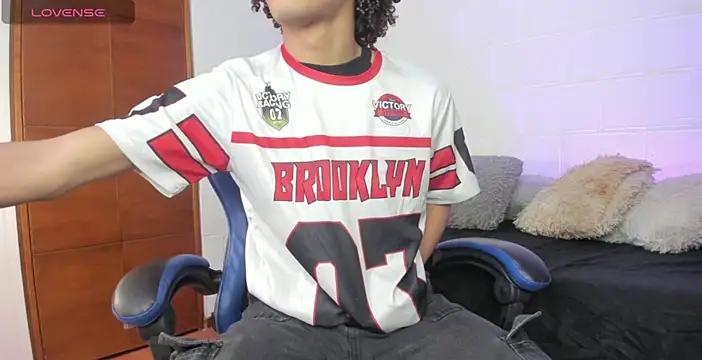 Snapshot of kleo_helenos chatting on December 2025 11:38:02 PM kleo helenos online show from December 2025 11:38:02 PM