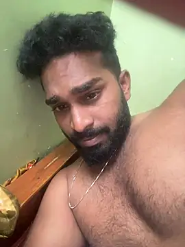 Snapshot of Handsomehunk_4U chatting on December 2024 11:18:01 AM Handsomehunk 4U online show from December 2024 11:18:01 AM