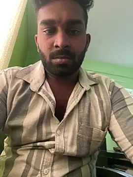 Snapshot of Handsomehunk_4U chatting on January 2025 09:57:01 AM Handsomehunk 4U online show from January 2025 09:57:01 AM