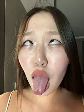 Snapshot of Aiko_Yumi chatting on December 2024 12:27:02 PM Aiko Yumi online show from December 2024 12:27:02 PM
