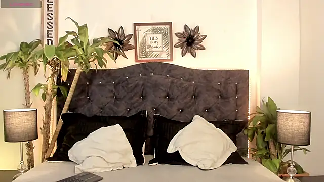 Snapshot of candy_canne__ chatting on February 2025 05:31:01 PM candy canne   online show from February 2025 05:31:01 PM