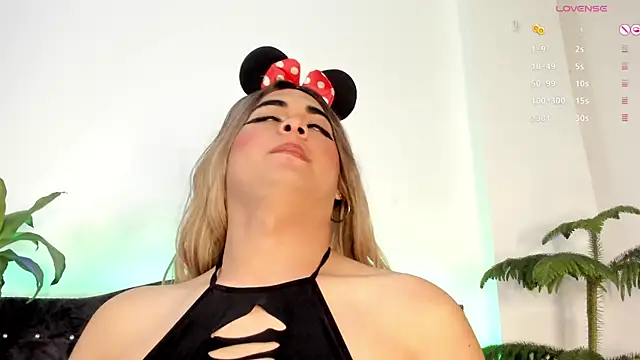 Snapshot of candy_canne__ chatting on January 2025 08:18:02 PM candy canne   online show from January 2025 08:18:02 PM