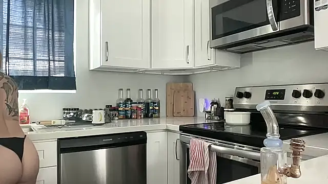 NatalieKneals online show from February 2026 06:30:01 PM