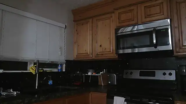 NatalieKneals online show from March 2025 07:23:02 AM