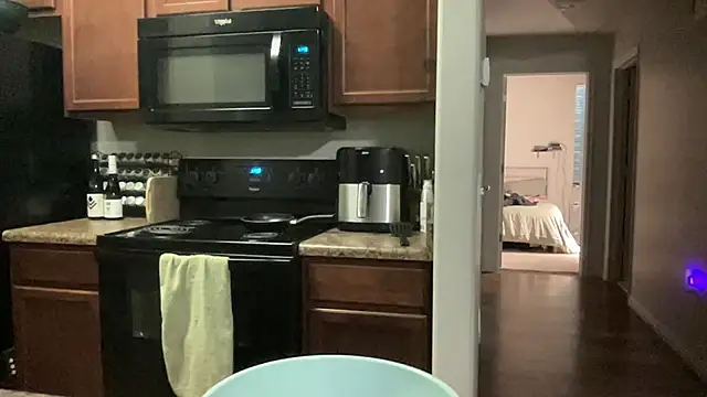 NatalieKneals online show from January 2025 06:44:02 AM