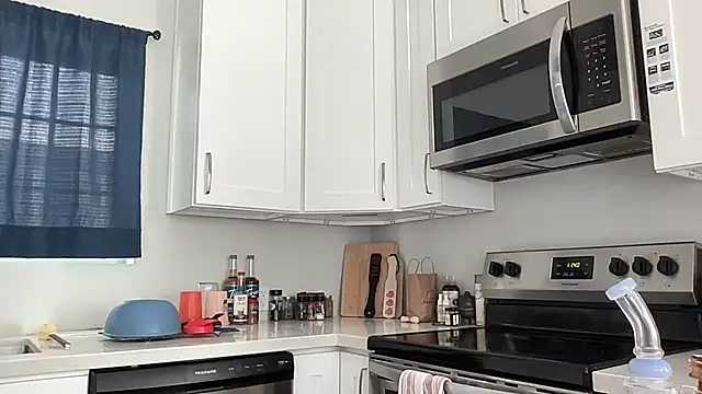 NatalieKneals online show from January 2026 07:41:02 PM