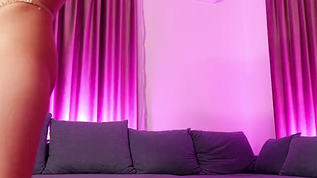 Snapshot of BaayBee__ chatting on November 2025 09:15:01 PM BaayBee online show from November 2025 09:15:01 PM