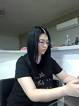 Snapshot of Milf_Abigail chatting on March 2025 11:38:01 PM Milf Abigail online show from March 2025 11:38:01 PM