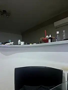 Milf Abigail online show from October 2025 03:49:01 AM